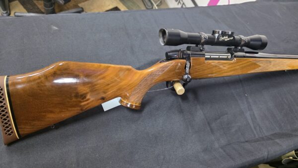Weatherby Mark V Deluxe